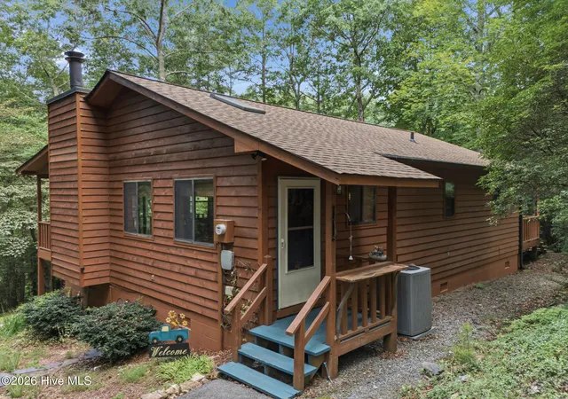 Photo 1 of Single family home for sale at 221 Chatto Loop, Murphy, NC 28906 | MLS# 100592236 | Listing updated on 2026-08-18