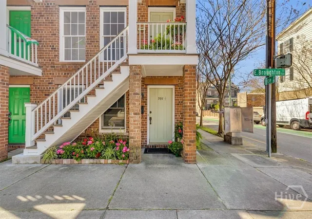 Homes for sale in Savannah, GA | 501 E Broughton St, Savannah, GA 31401 | MLS# SA350857