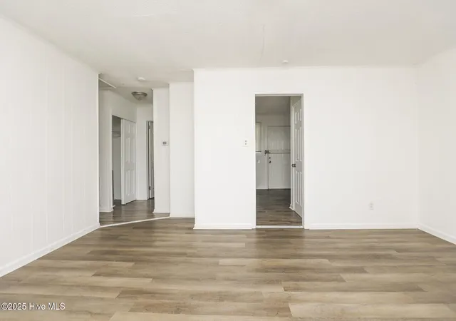 Listing Photo 5 - Condo for sale in building located at 309-311 Starling St, Jacksonville, NC 28540