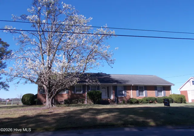 Photo 1 of Single family home for sale at 1606 Hardee Rd, Kinston, NC 28504 | MLS# 100555701 | Listing updated on 2026-08-18