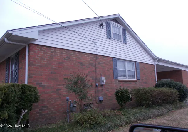 Photo 2 of Single family home for sale at 1606 Hardee Rd, Kinston, NC 28504 | MLS# 100555701 | Listing updated on 2026-08-18