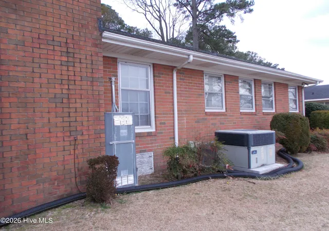 Photo 3 of Single family home for sale at 1606 Hardee Rd, Kinston, NC 28504 | MLS# 100555701 | Listing updated on 2026-08-18