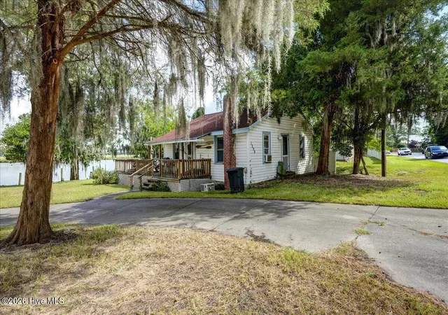 Photo 2 of Single family home for sale at 1298 Brices Crk Rd, New Bern, NC 28562 | MLS# 100593686 | Listing updated on 2026-09-17