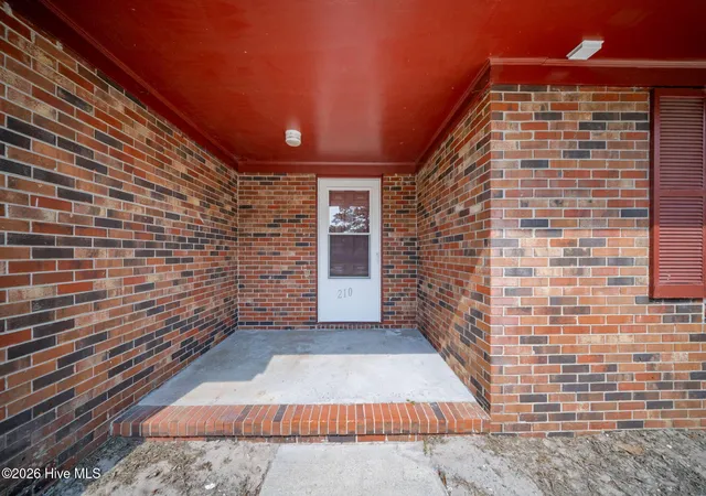 Photo 4 of Single family home for sale at 210 Gabriel St, Wilmington, NC 28412 | MLS# 100592536 | Listing updated on 2026-08-18