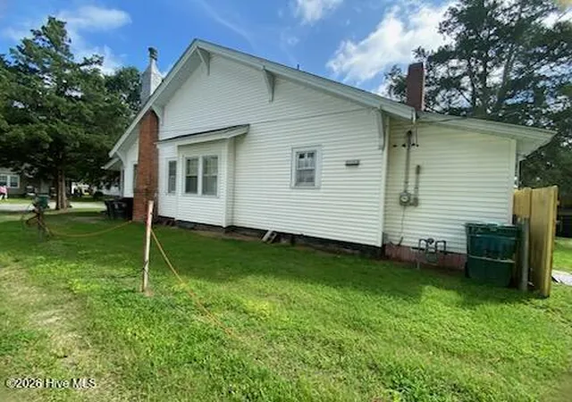 Photo 3 of Single family home for sale at 411 E Baker St, Tarboro, NC 27886 | MLS# 100595023 | Listing updated on 2026-09-03