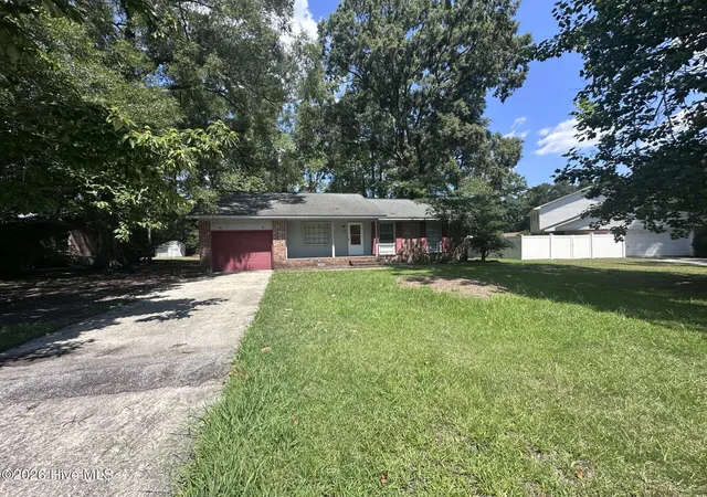 Homes for sale in New Bern, NC | 1015 Plymouth Dr, New Bern, NC 28562 | MLS# 100587588