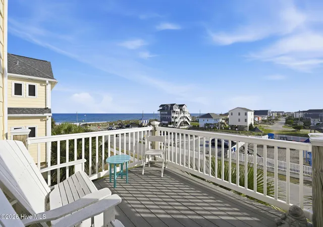 Photo 3 of Townhouse for sale at 215 Summer Winds Pl, Surf City, NC 28445 | MLS# 100579553 | Listing updated on 2026-09-21