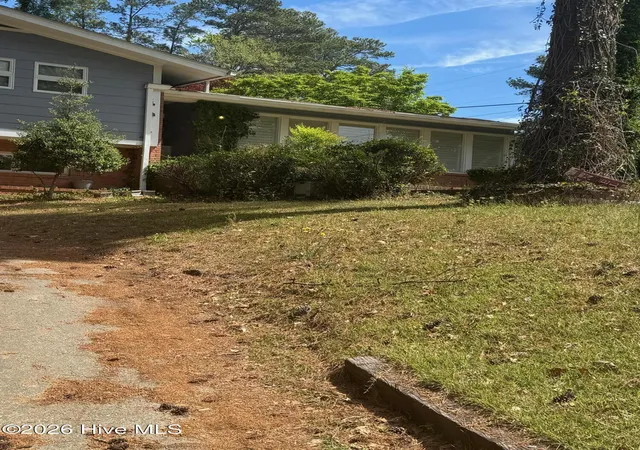 3rd image of 2224 Mirror Lake Dr, Fayetteville, NC 28303 | MLS# 100576706