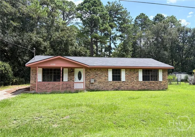 Photo 1 of Single family home for sale at 1092 Live Oak Dr, Hinesville, GA 31313 | MLS# SA363285 | Listing updated on 2026-08-28