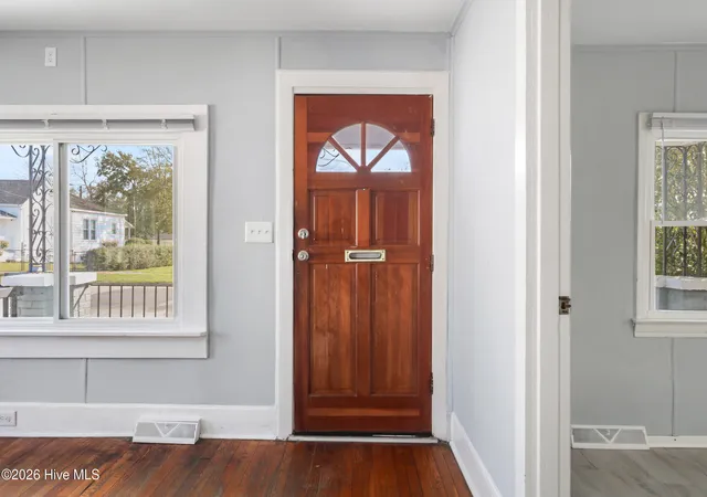 Photo 3 of Single family home for sale at 812 S 8th Street, Wilmington, NC 28401 | MLS# 100561593 | Listing updated on 2026-09-16