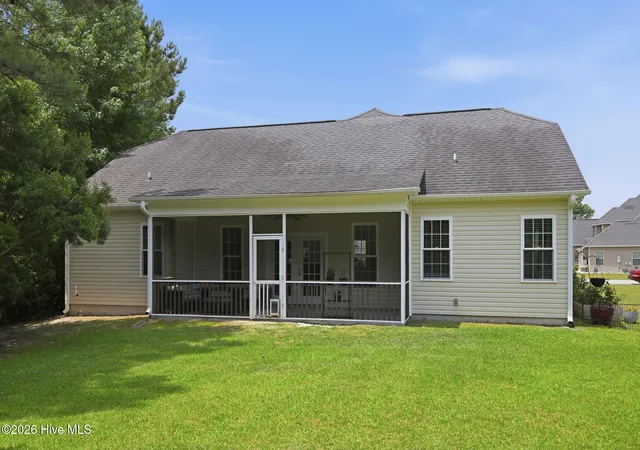 Photo 4 of Single family home for sale at 417 Cyrus Thompson Dr, Jacksonville, NC 28546 | MLS# 100581150 | Listing updated on 2026-08-18