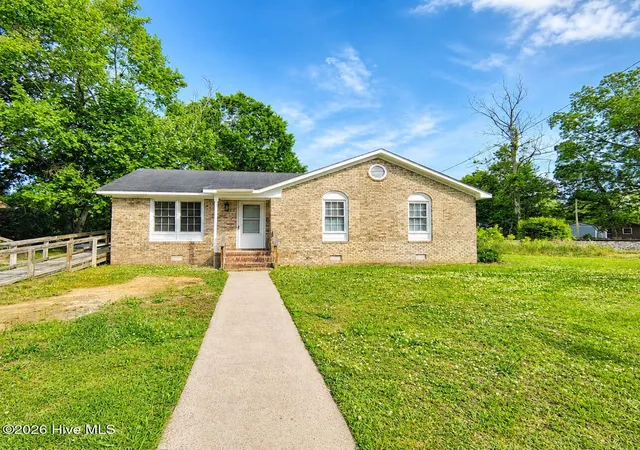 Homes for sale in Farmville, NC | 3649 S Walnut St, Farmville, NC 27828 | MLS# 100572369