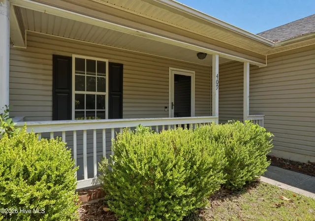 Photo 3 of Single family home for sale at 409 Spring Dr, Jacksonville, NC 28540 | MLS# 100584504 | Listing updated on 2026-08-18