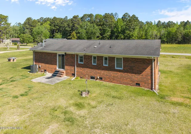 Homes for sale in Washington, NC | 420 Aberdeen Dr, Washington, NC 27889 | MLS# 100569344