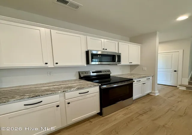 Photo 5 of Single family home for sale at 158 Spring Meadows Dr, Aberdeen, NC 28315 | MLS# 100588393 | Listing updated on 2026-08-18