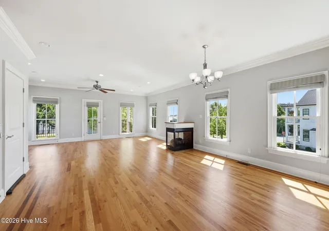 Photo 3 of Single family home for sale at 807 E Front St, New Bern, NC 28560 | MLS# 100581357 | Listing updated on 2026-09-20