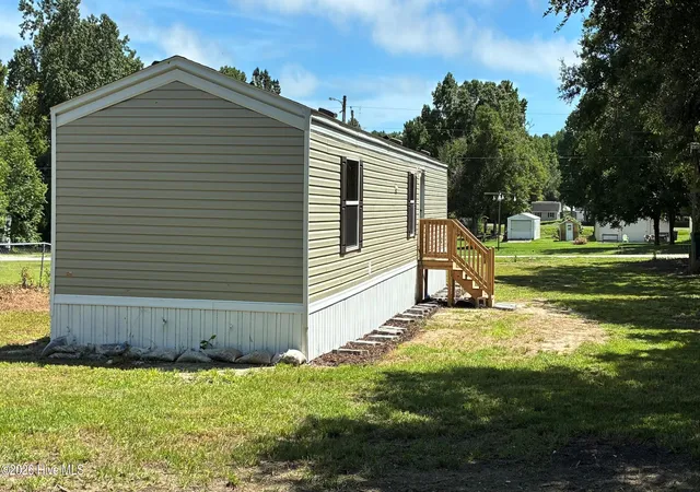 Photo 2 of Manufactured home for sale at 109 Wendy Hl Ln, Sneads Ferry, NC 28460 | MLS# 100594039 | Listing updated on 2026-09-08