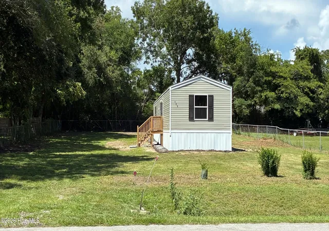 Photo 3 of Manufactured home for sale at 109 Wendy Hl Ln, Sneads Ferry, NC 28460 | MLS# 100594039 | Listing updated on 2026-09-08