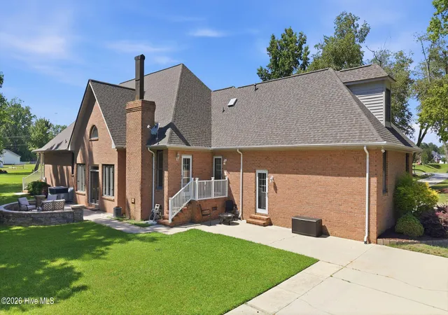 Homes for sale in Pikeville, NC | 215 Edgebrook Dr, Pikeville, NC 27863 | MLS# 100583892