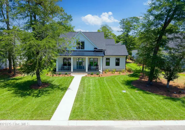 Homes for sale in Castle Hayne, NC | 3706 Barnesmore Dr, Castle Hayne, NC 28429 | MLS# 100570874