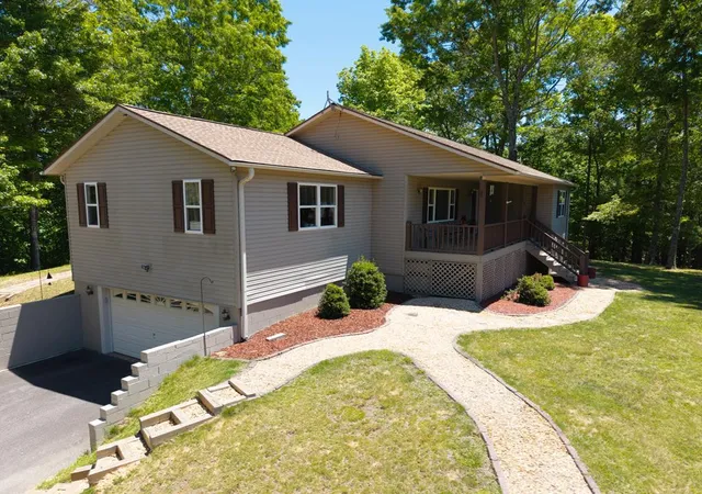Photo 2 of Single family home for sale at 944 Wildcat Dr, Murphy, NC 28906 | MLS# 98544194 | Listing updated on 2026-08-18