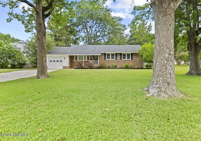 Photo 2 of Single family home for sale at 1121 Hendricks Ave, Jacksonville, NC 28540 | MLS# 100596550 | Listing updated on 2026-09-01