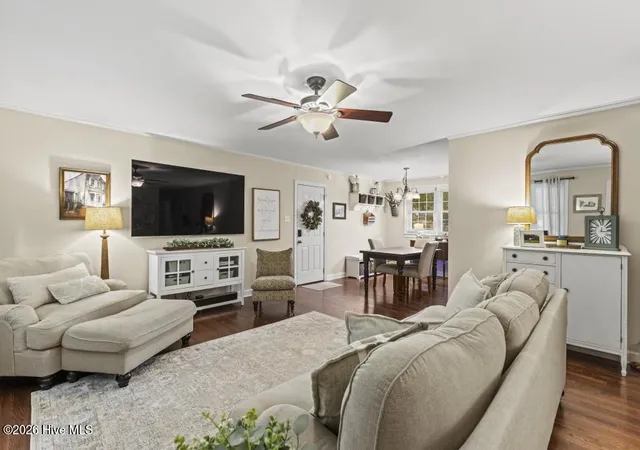 Photo 4 of Single family home for sale at 1121 Hendricks Ave, Jacksonville, NC 28540 | MLS# 100596550 | Listing updated on 2026-09-01