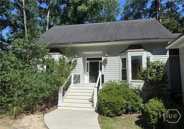 Photo 1 of Single family home for sale at 4 Isham Ln, Savannah, GA 31411 | MLS# SA356825 | Listing updated on 2026-10-05