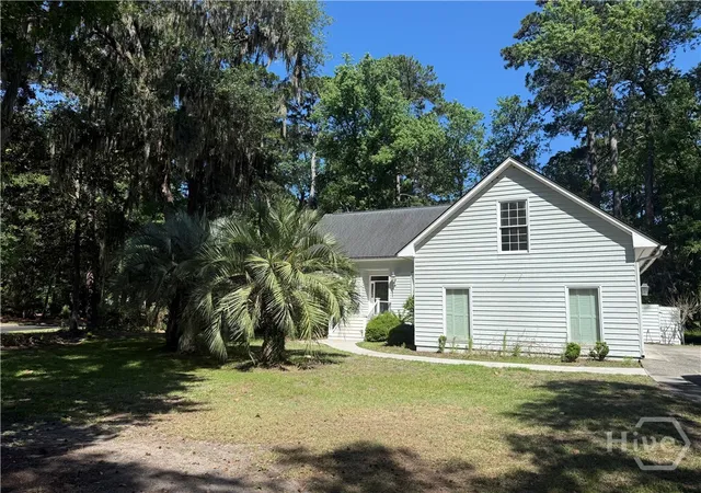 Photo 3 of Single family home for sale at 4 Isham Ln, Savannah, GA 31411 | MLS# SA356825 | Listing updated on 2026-10-05