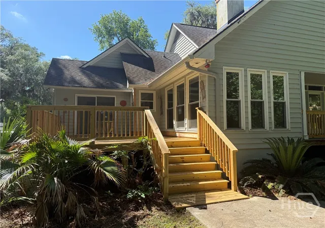 Photo 4 of Single family home for sale at 4 Isham Ln, Savannah, GA 31411 | MLS# SA356825 | Listing updated on 2026-10-05
