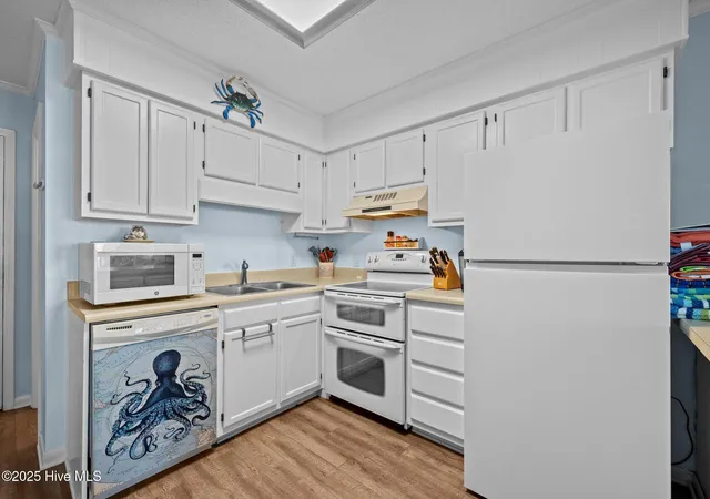 5th image of 301 Commerce Wy, Atlantic Beach, NC 28512