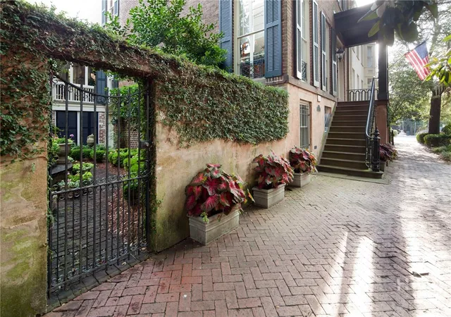 Photo 2 of Single family home for sale at 11 W Jones St, Savannah, GA 31401 | MLS# SA351030 | Listing updated on 2026-08-28