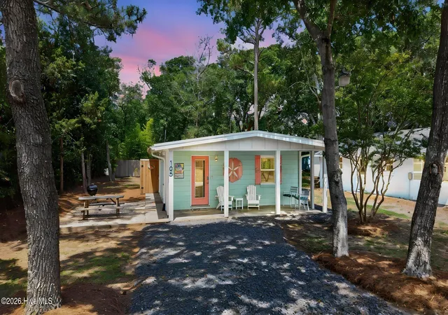Photo 1 of Single family home for sale at 105 Se 76th Street, Oak Island, NC 28465 | MLS# 100585033 | Listing updated on 2026-08-18