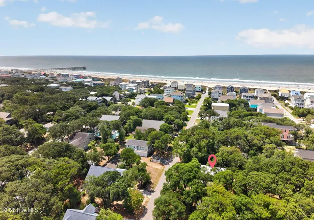 Photo 28 of Single family home for sale at 105 Se 76th Street, Oak Island, NC 28465 | MLS# 100585033 | Listing updated on 2026-08-18