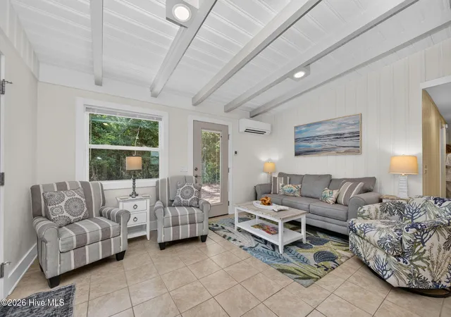 Photo 5 of Single family home for sale at 105 SE 76th Street, Oak Island, NC 28465 | MLS# 100585033 | Listing updated on 2026-08-18