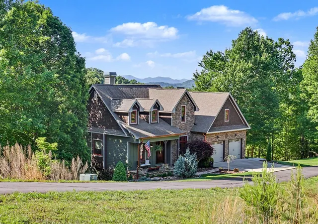 Photo 3 of Single family home for sale at 41 Elm Ct, Murphy, NC 28906 | MLS# 98544178 | Listing updated on 2026-08-18