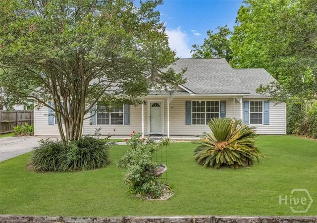 Homes for sale in Pooler, GA | 304 E Tietgen St, Pooler, GA 31322 | MLS# SA337422