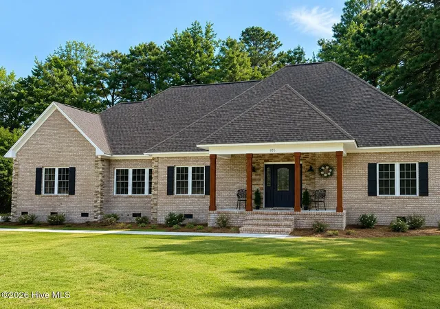 Photo 1 of Single family home for sale at 105 Circle St, Washington, NC 27889 | MLS# 100583323 | Listing updated on 2026-08-31