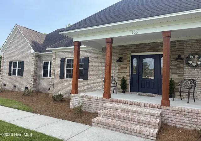 Photo 2 of Single family home for sale at 105 Circle St, Washington, NC 27889 | MLS# 100583323 | Listing updated on 2026-08-31