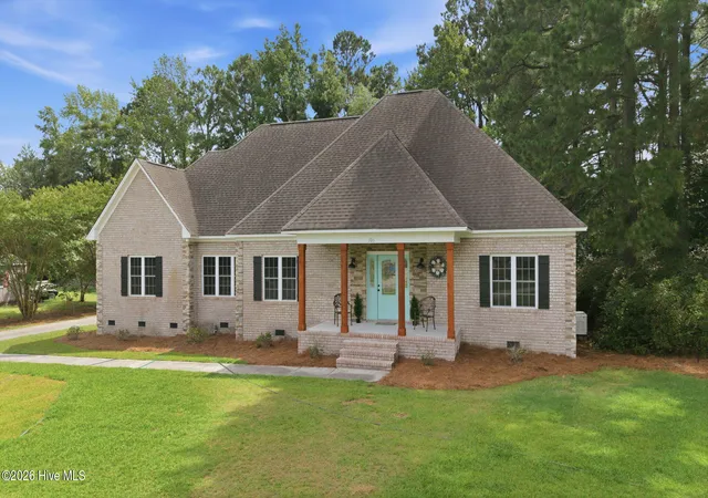 Homes for sale in Washington, NC | 105 Circle St, Washington, NC 27889 | MLS# 100583323