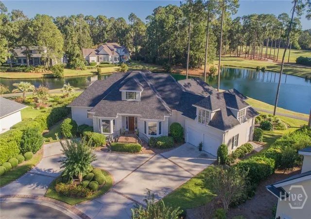 Photo 1 of Single family home for sale at 10 Pineside Ln, Savannah, GA 31411 | MLS# SA340775 | Listing updated on 2026-10-05