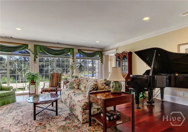 Photo 3 of Single family home for sale at 10 Pineside Ln, Savannah, GA 31411 | MLS# SA340775 | Listing updated on 2026-10-05