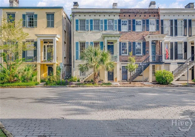 Homes for sale in Savannah, GA | 124 W Taylor St, Savannah, GA 31401 | MLS# SA348675