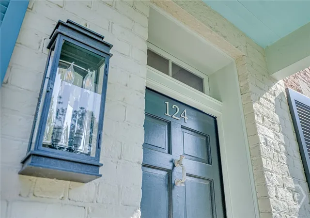 Homes for sale in Savannah, GA | 124 W Taylor St, Savannah, GA 31401 | MLS# SA348675