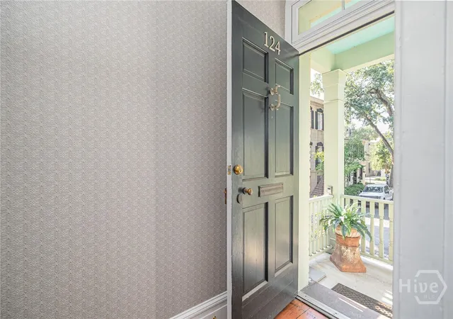 Homes for sale in Savannah, GA | 124 W Taylor St, Savannah, GA 31401 | MLS# SA348675