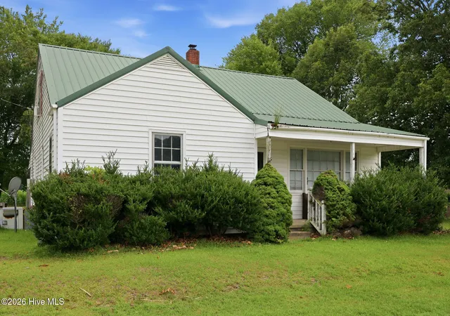 Photo 3 of Single family home for sale at 216 Karo White Rd, Windsor, NC 27983 | MLS# 100586058 | Listing updated on 2026-09-16