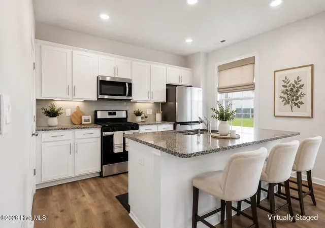 Photo 4 of Single family home for sale at 2005 Chiles Dr, New Bern, NC 28562 | MLS# 100552417 | Listing updated on 2026-09-25