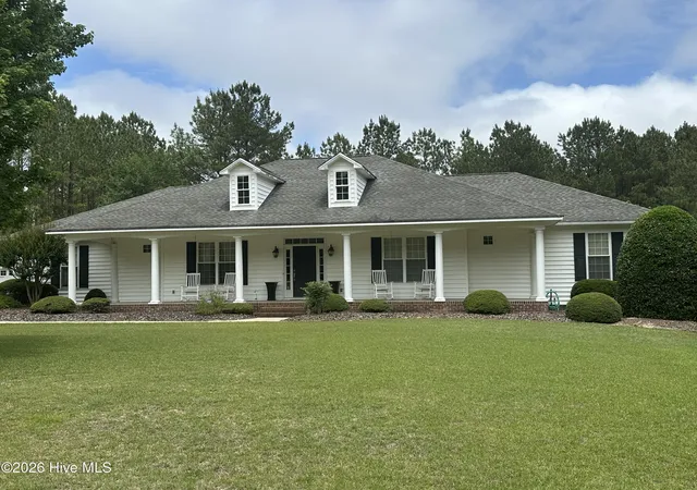 Homes for sale in West End, NC | 139 Broken Ridge Trl, West End, NC 27376 | MLS# 100576516