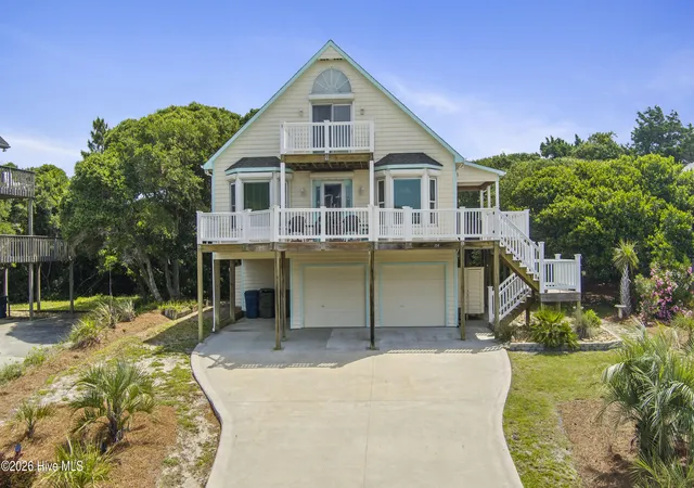 Photo 3 of Single family home for sale at 104 Bluewater Dr, Emerald Isle, NC 28594 | MLS# 100584957 | Listing updated on 2026-09-10