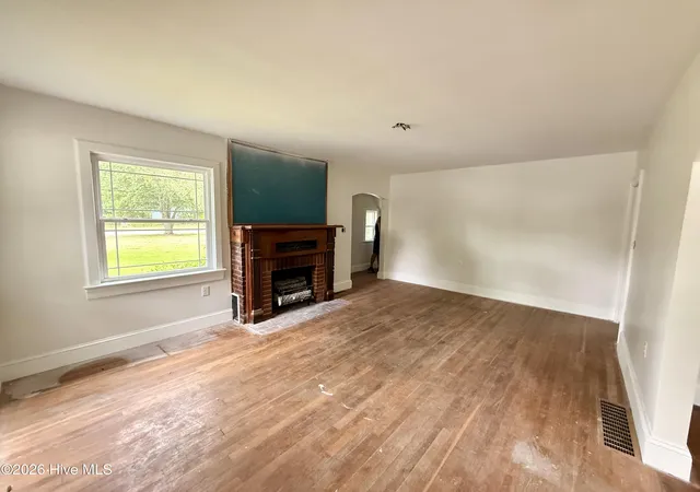 Photo 2 of Single family home for sale at 301 W Harper St, Snow Hill, NC 28580 | MLS# 100582209 | Listing updated on 2026-08-27